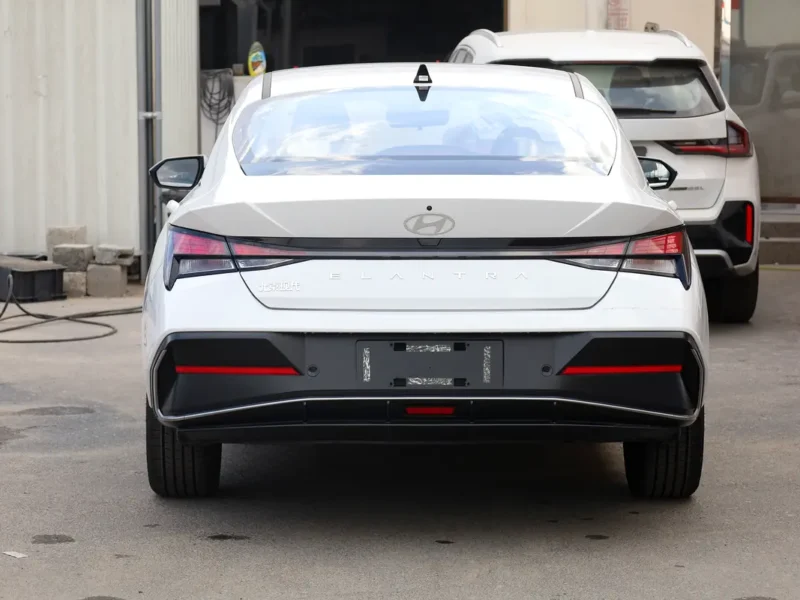 2025 Hyundai Elantra Elite Edition 1.5L Naturally Aspirated 4 Cylinder Engine White Black Sedan