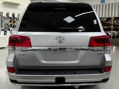 2017 Toyota Land Cruiser EXR 4.0 Liters 6 Cylinders Petrol Engine Grey Beige SUV GCC