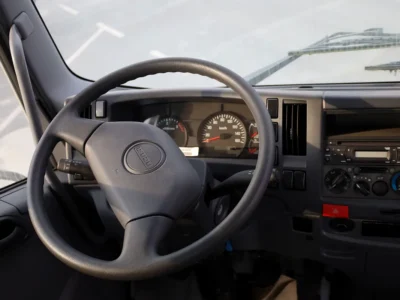 2025 Isuzu F-SERIES FSR 8.3 Litres 6-cylinder Diesel Engine White Black Utility Truck