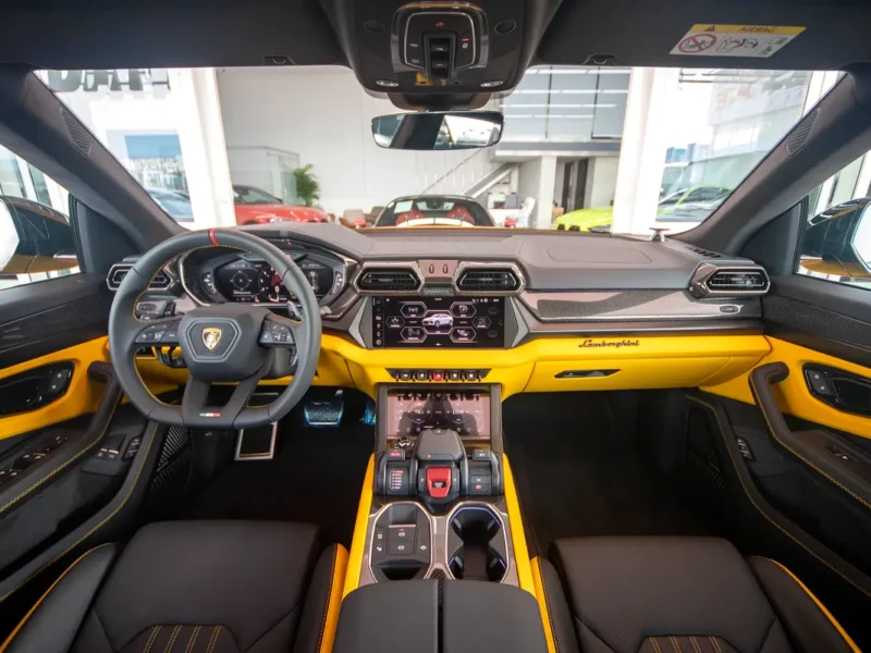 2025 Lamborghini Urus SE V8 4.0 Litres Twin-Turbo Plug-in Hybrid Yellow Black SUV