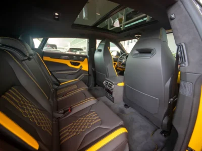 2025 Lamborghini Urus SE V8 4.0 Litres Twin-Turbo Plug-in Hybrid Yellow Black SUV