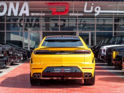 2025 Lamborghini Urus SE V8 4.0 Litres Twin-Turbo Plug-in Hybrid Yellow Black SUV