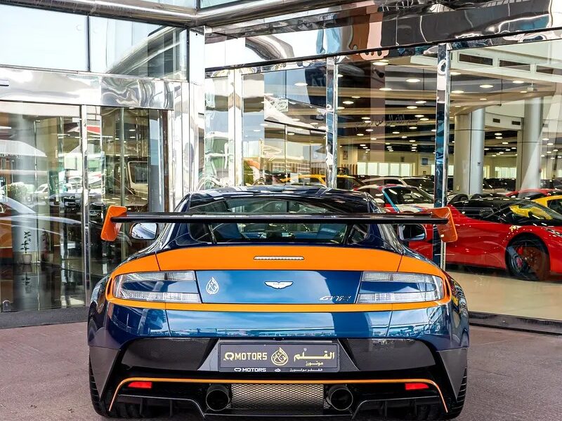 2016 Aston Martin V12 Vantage 5.9-liter V12 Petrol Engine Blue Sports Car GCC Specs