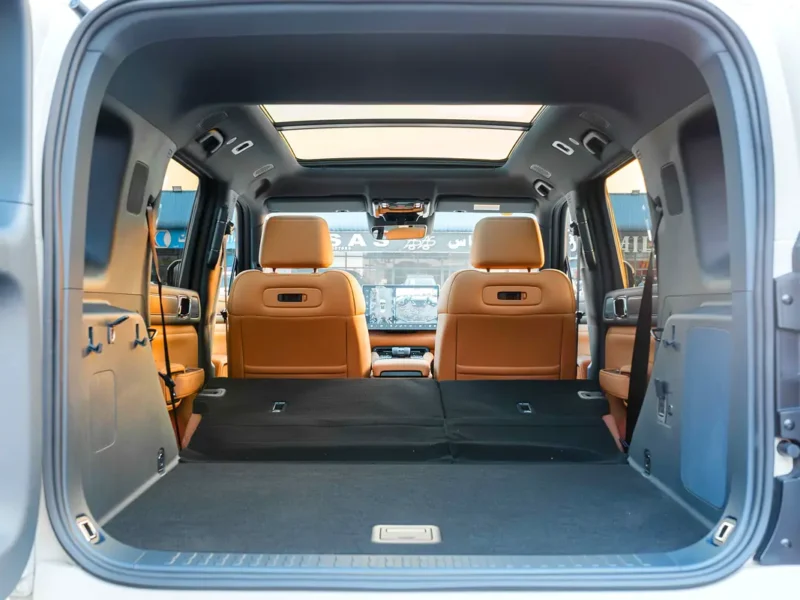 2025 BYD Leopard 5 Ultra 210KM 1.5 Litres 4 Cylinders Hybrid Engine White Tan SUV