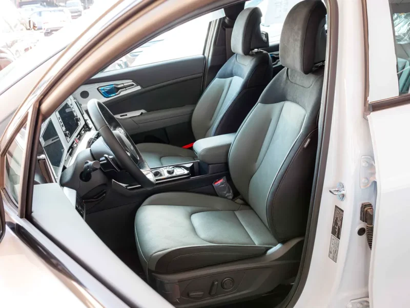 2025 Kia Sportage Other 2.0 Litres 4 Cylinders Petrol Engine White Black SUV GCC Specs