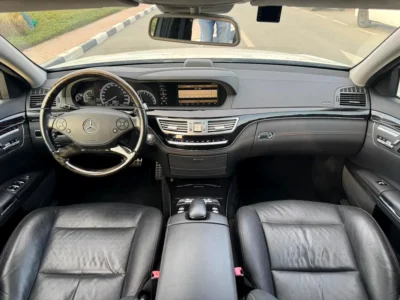2012 Mercedes-Benz S-Class S 550 4.6 Litres 8 Cylinders Engine White Black Sedan