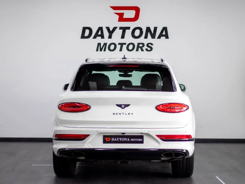 2021 Bentley Bentayga Signature V8 Petrol Engine White SUV Japanese Specs