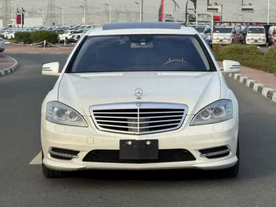 2012 Mercedes-Benz S-Class S 550 4.6 Litres 8 Cylinders Engine White Black Sedan