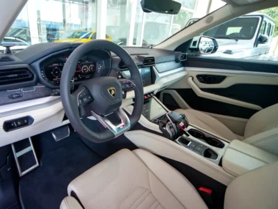 2025 Lamborghini Urus SE V8 4.0 Litres Twin-Turbo Hybrid Engine White SUV