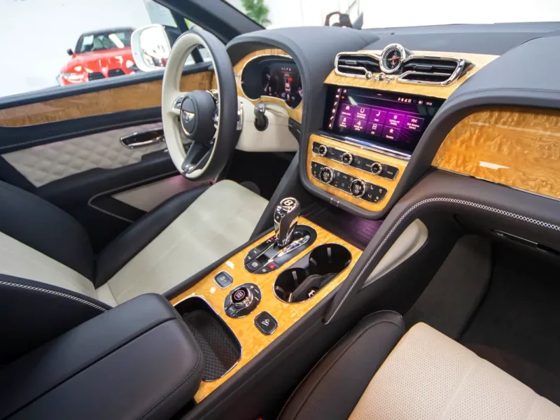 2021 Bentley Bentayga Signature V8 Petrol Engine White SUV Japanese Specs