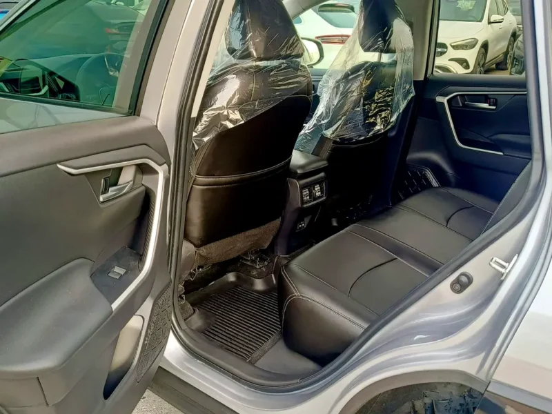 2023 Toyota Rav 4 XLE Premium 4 Cylinders Engine Silver Black SUV Perfect Condition