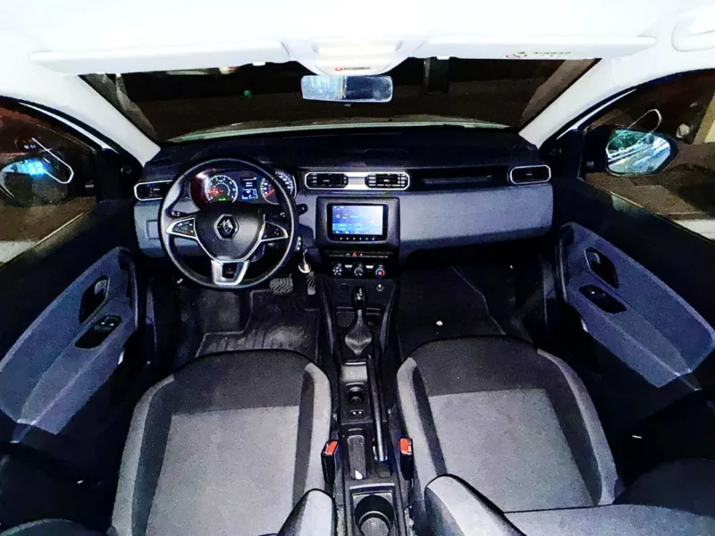 2023 Renault Duster LE 4 Cylinders Petrol Engine White Grey SUV GCC Specs