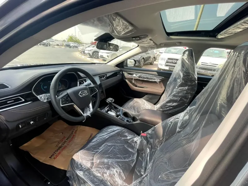 2023 JAC J7 Turbo 4 Cylinders Petrol Engine Grey Beige Sedan GCC Specs