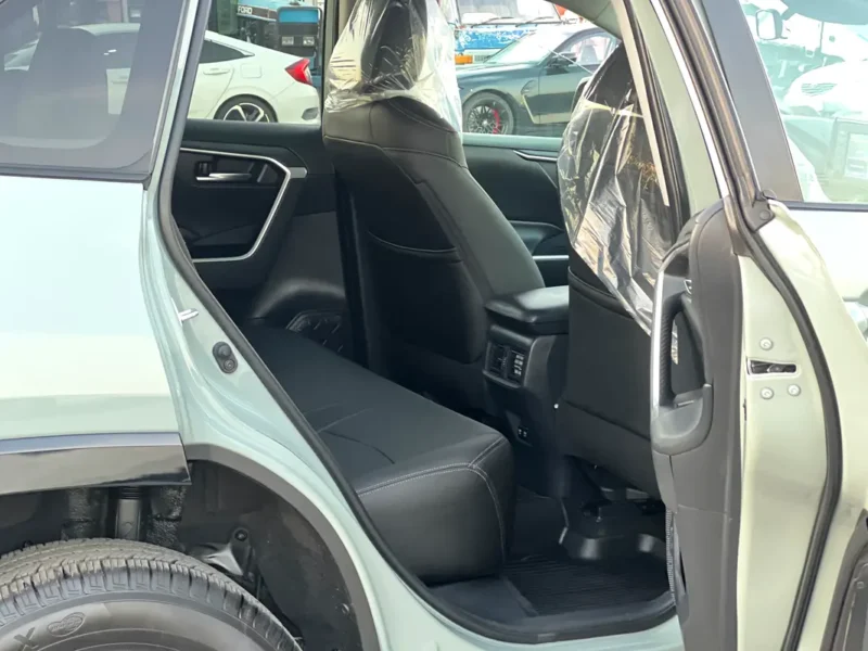 2021 Toyota Rav 4 XLE 4 Cylinders Petrol Engine Green Black SUV FULL OPTION