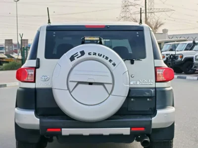 2021 Toyota FJ Cruiser VXR 6 Cylinders Petrol Engine White Black SUV GCC Specs
