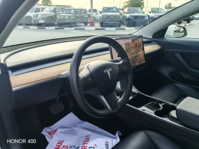 2020 Tesla Model 3 Standard Electric Vehicle 350 - 450 KM Range White Black Sedan