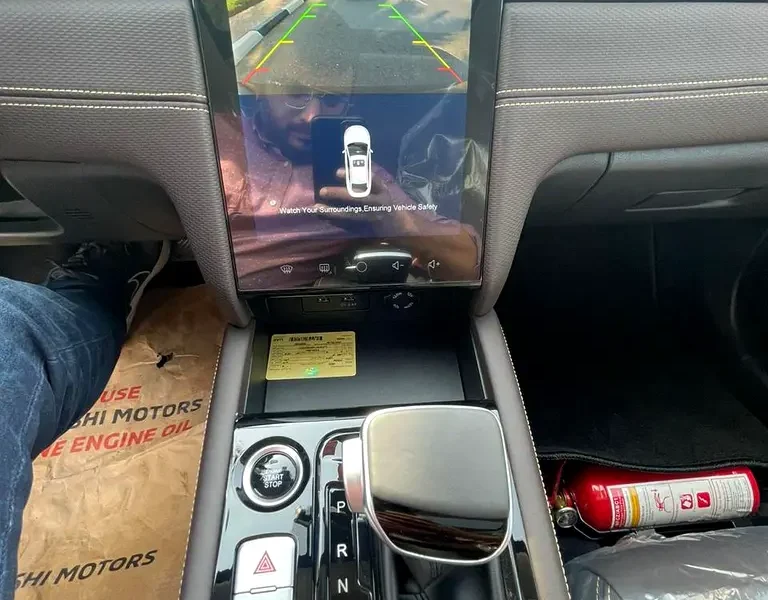 2023 JAC J7 Turbo 4 Cylinders Petrol Engine Grey Beige Sedan GCC Specs