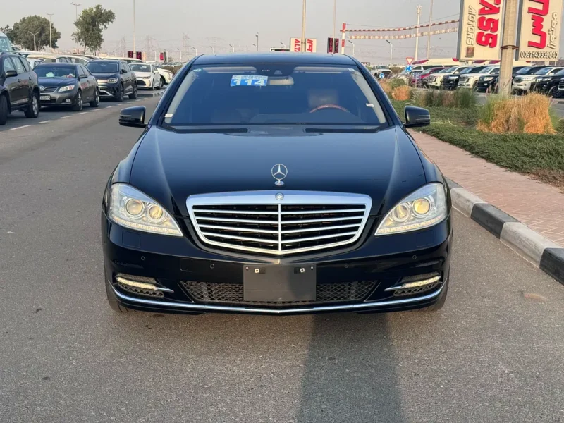 2012 Mercedes-Benz S-Class S 550 8 Cylinders Petrol Engine Black Sedan 4.5 GRADE
