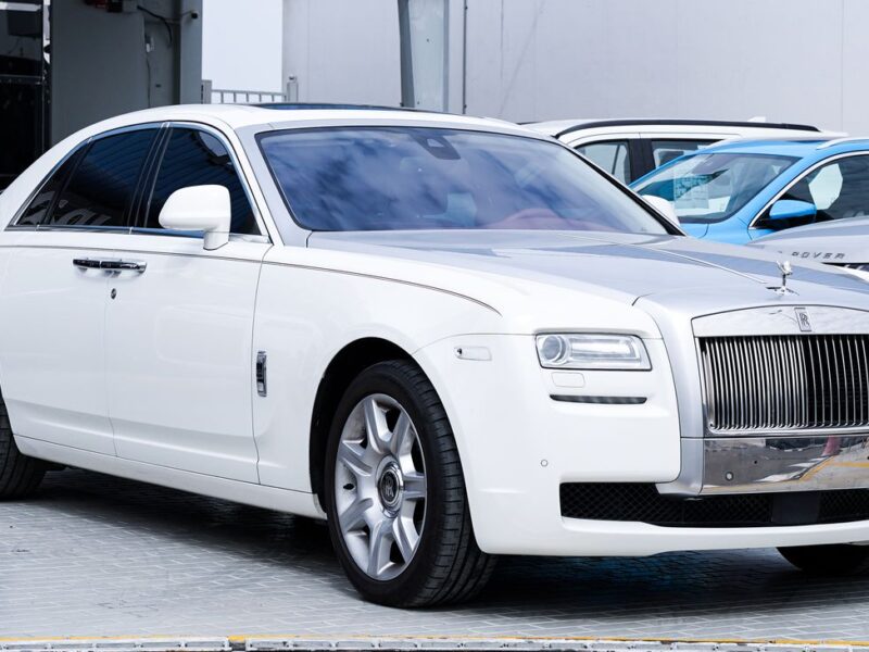 2014 Rolls-Royce Ghost 6.6-liter V12 twin-turbo Petrol Engine White Burgundy Sedan