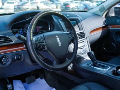2015 Lincoln MKT 3.5-liter twin-turbocharged EcoBoost V6 Petrol Engine White Black SUV