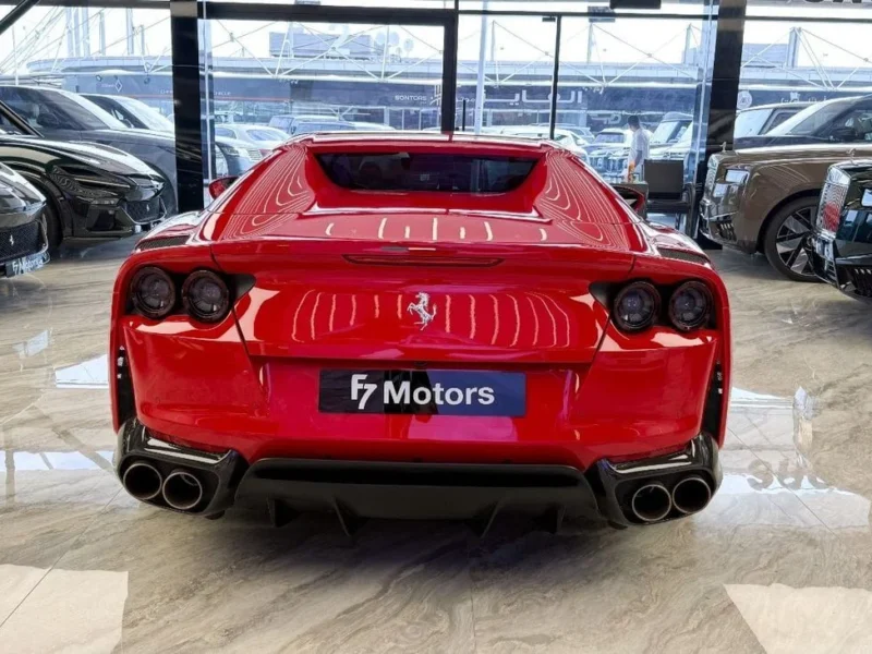 2021 Ferrari 812 GTS 6.5 L naturally aspirated V12 Engine Red Black Sports Car