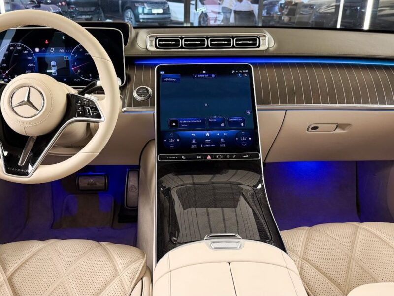 2023 Mercedes Maybach S680 6.0 L V12 Twin-Turbo Two tone Gold Black Beige Sedan