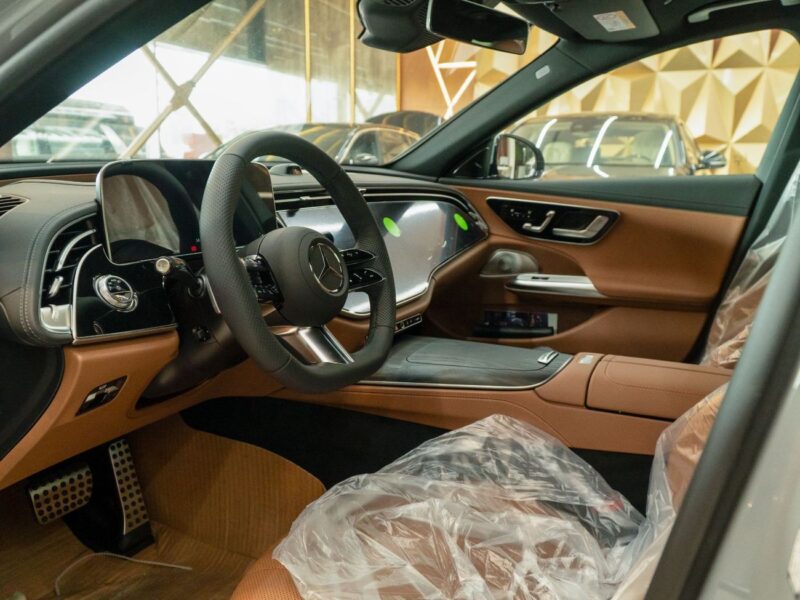 2025 Mercedes-Benz E300 2.0 Litres 4 Cylinders Petrol Engine Silver Tan Sedan