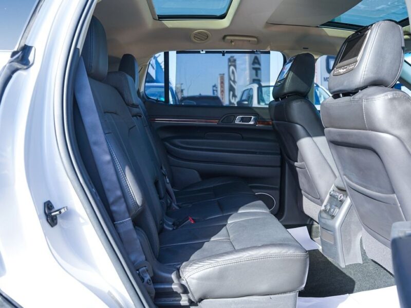 2015 Lincoln MKT 3.5-liter twin-turbocharged EcoBoost V6 Petrol Engine White Black SUV