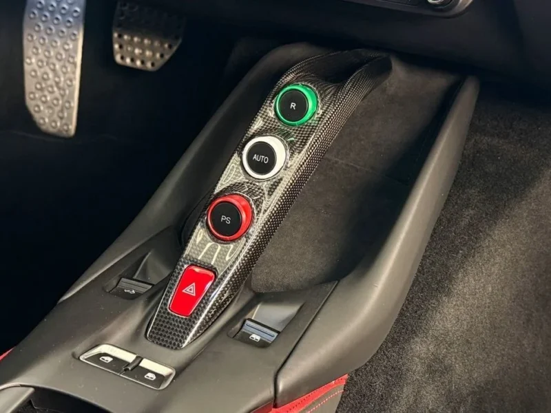 2021 Ferrari 812 GTS 6.5 L naturally aspirated V12 Engine Red Black Sports Car