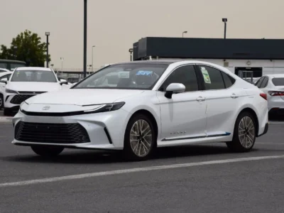2026 Toyota Camry 2.5 Litres 4 Cylinders Hybrid Engine White Brown Sedan GCC Specs