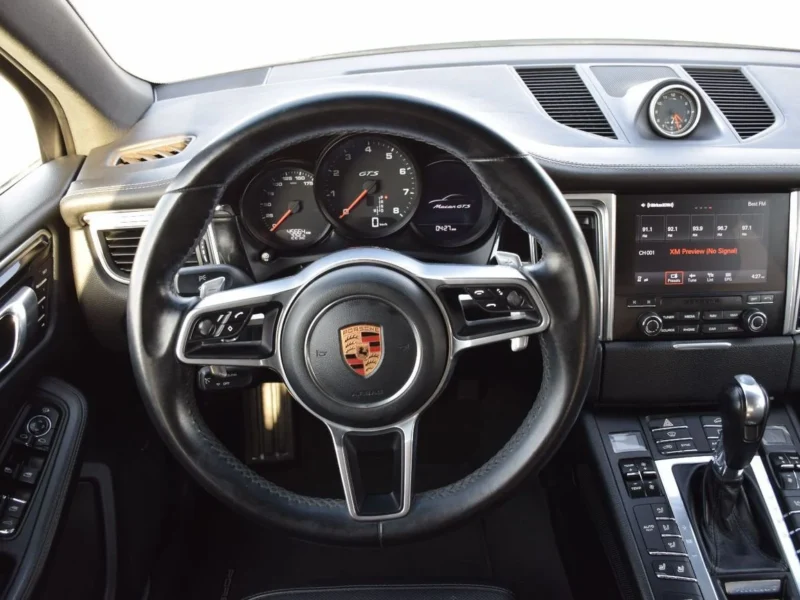 2018 Porsche Macan GTS 3.0 Litres 6-cylinder Twin Turbo Engine White Black SUV