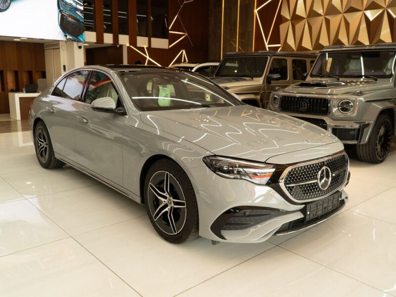 2025 Mercedes-Benz E300 2.0 Litres 4 Cylinders Petrol Engine Silver Tan Sedan