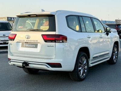 2026 Toyota Land Cruiser GXR 3.5L V6 Twin-Turbo Petrol Engine White Beige SUV GCC