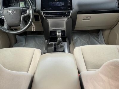 2021 TOYOTA PRADO 2.7 Litres 4 Cylinders Petrol Engine White Beige SUV GCC Specs