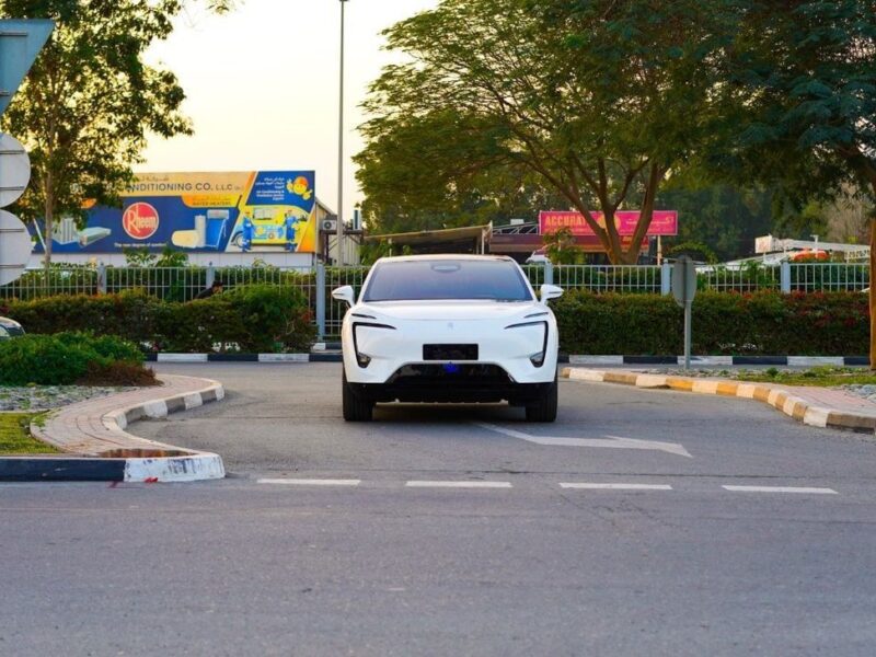 2023 Avatr 11 Premium All Wheel Drive Electric Vehicle White SUV 580 Km Range