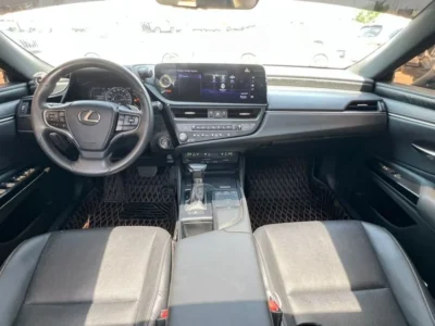 2022 Lexus ES350 3.5 Litres V6 Petrol Engine Red Black Sedan Full Options Automatic