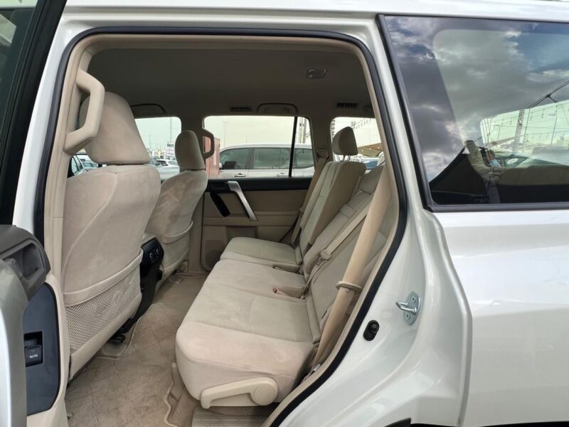 2021 TOYOTA PRADO 2.7 Litres 4 Cylinders Petrol Engine White Beige SUV GCC Specs