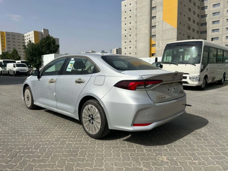 2025 TOYOTA COROLLA GLI 2.0 Liters 4 Cylinders Petrol Engine Silver Grey Sedan GCC
