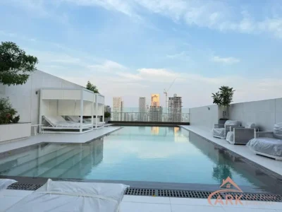 Sophisticated Design Spacious Living Park View