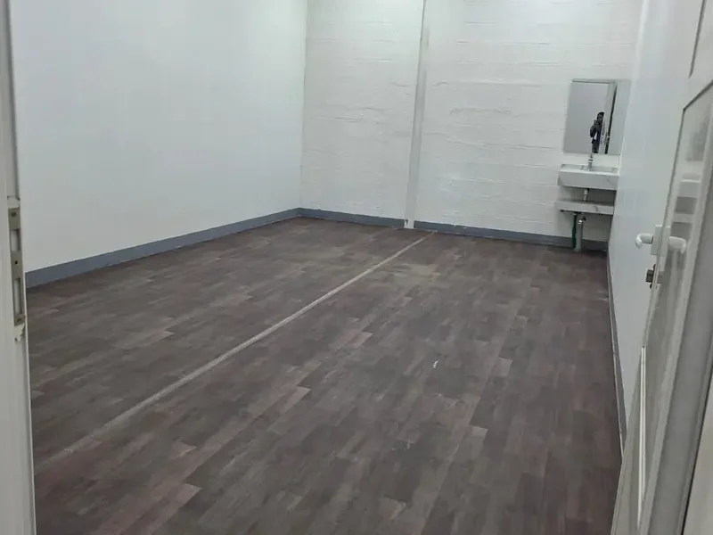 SAFE SECURE SMALL STORAGE WAREHOUSE FOR RENT