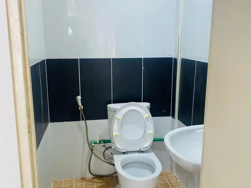 Ground Floor Warehouse for Rent Easy Access Prime Location