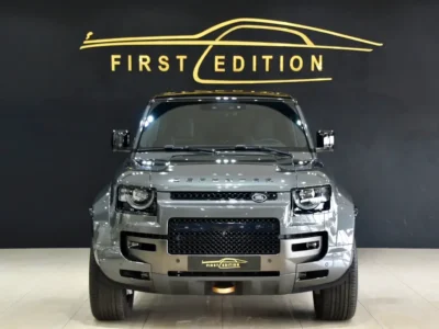 2025 Land Rover Defender Octa (P635) 4.4-litre V8 Twin-turbo Engine Grey Black SUV
