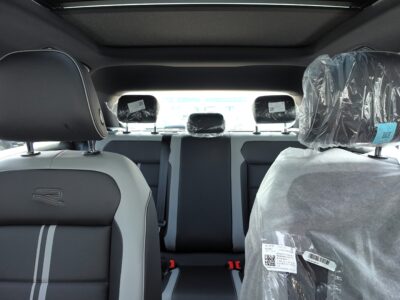 2025 Volkswagen Tiguan L 300 TSI 2WD 1.5-liter TSI 4 Cylinders Engine Black White SUV