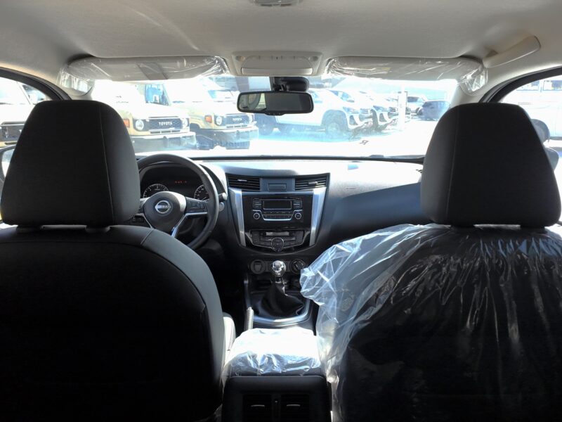 2025 NISSAN NAVARA DLX 2.5 L Turbocharged Diesel inline-4 Engine White Black Pickup Truck