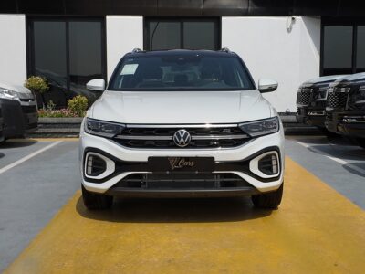2025 Volkswagen Tiguan L 300 TSI 2WD 1.5-liter TSI 4 Cylinders Engine Black White SUV