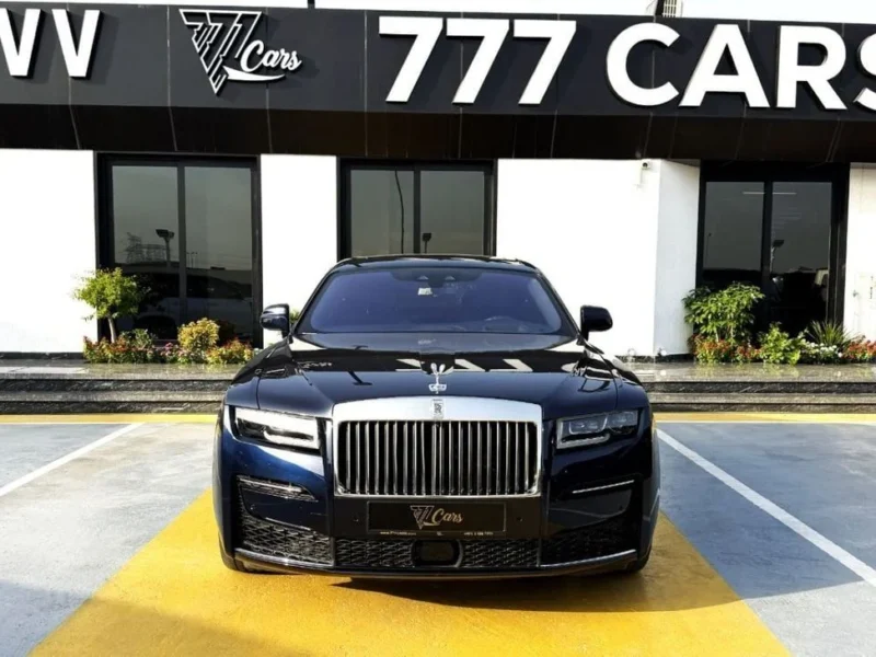 2021 Rolls-Royce Ghost 6.75-litre Twin-Turbo V12 Petrol Engine Black Blue Luxury Sedan