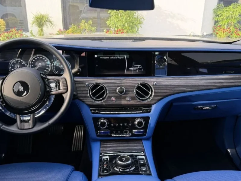 2021 Rolls-Royce Ghost 6.75-litre Twin-Turbo V12 Petrol Engine Black Blue Luxury Sedan