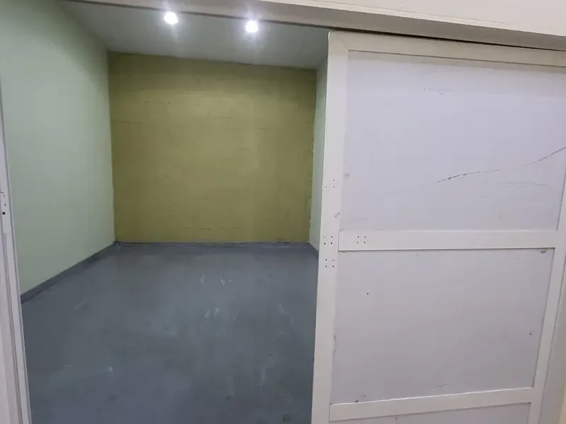 310 SQFT READY TO MOVE IN STORAGE WAREHOUSE