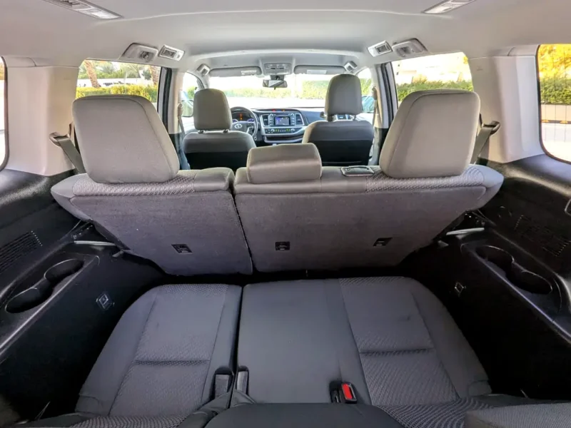 2018 Toyota Highlander 6 Cylinders Petrol Engine Brown Grey SUV GCC Specs