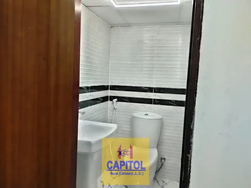 With Washroom Facility Warehouse in Al Qouz 01